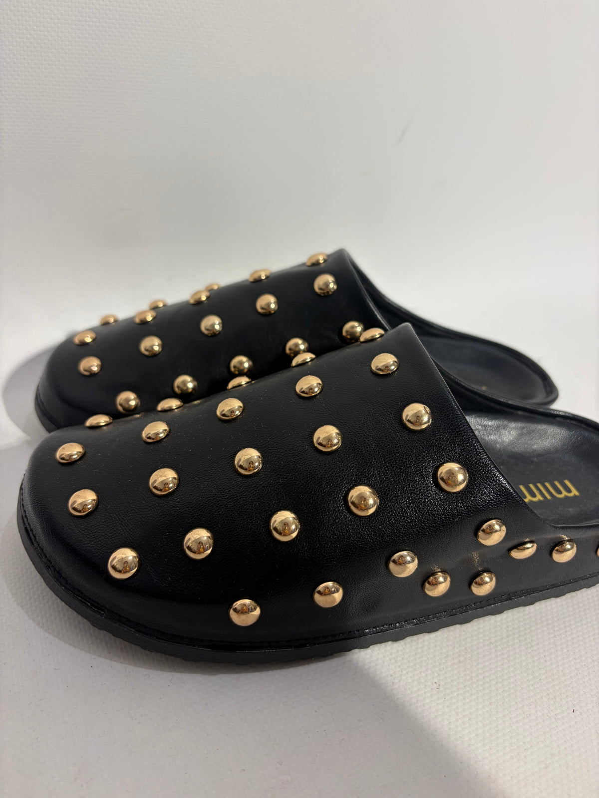 ZUECOS TACHUELAS