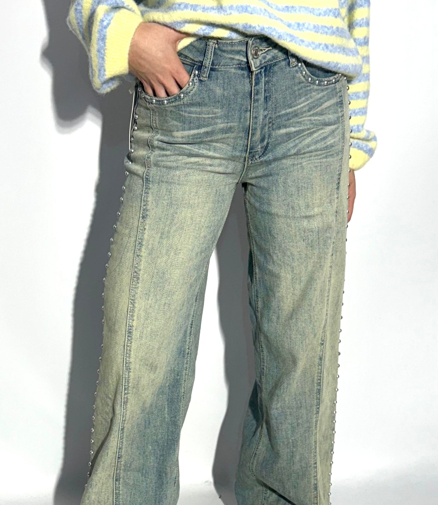 PANTALÓN WIDE LEW TACHUELAS